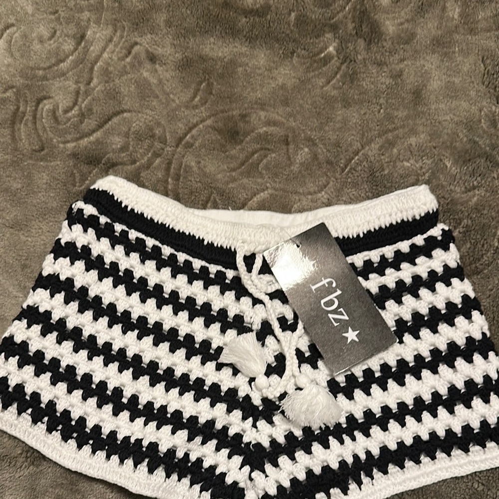 Flowers by Zoé  Black and White Crochet Shorts